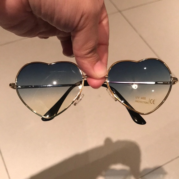 ❌🛑Last One🛑❌New Heart ❤️ Sunglasses - Picture 4 of 6